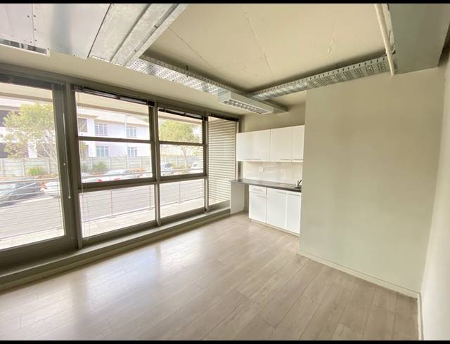 227M² OFFICE TO LET IN GARDENS
